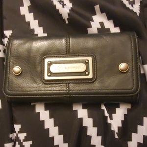 B Makowsky Wallet